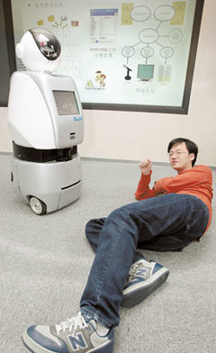 居家照護(hù)智能機(jī)器人 如影隨行的未來(lái)照護(hù)新方案