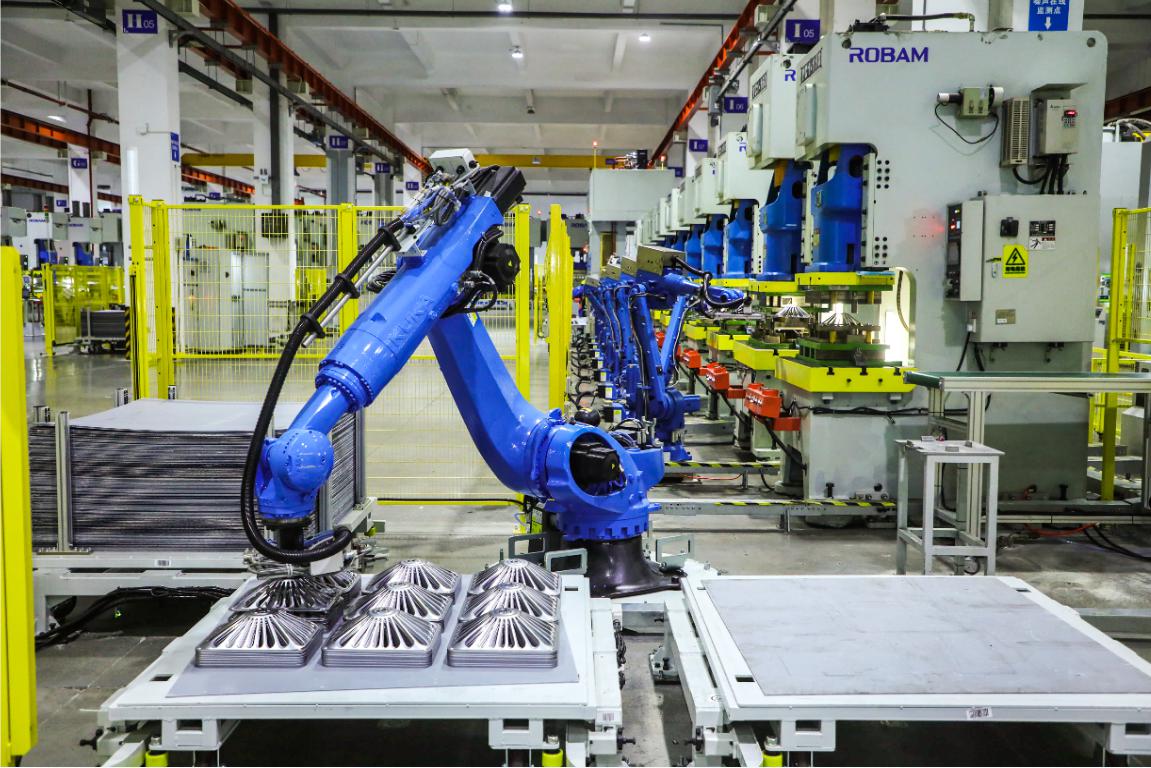 葉檀 新基建助推下的“黑燈工廠”革命與“零點(diǎn)制造”中智能機(jī)器人的研發(fā)探索